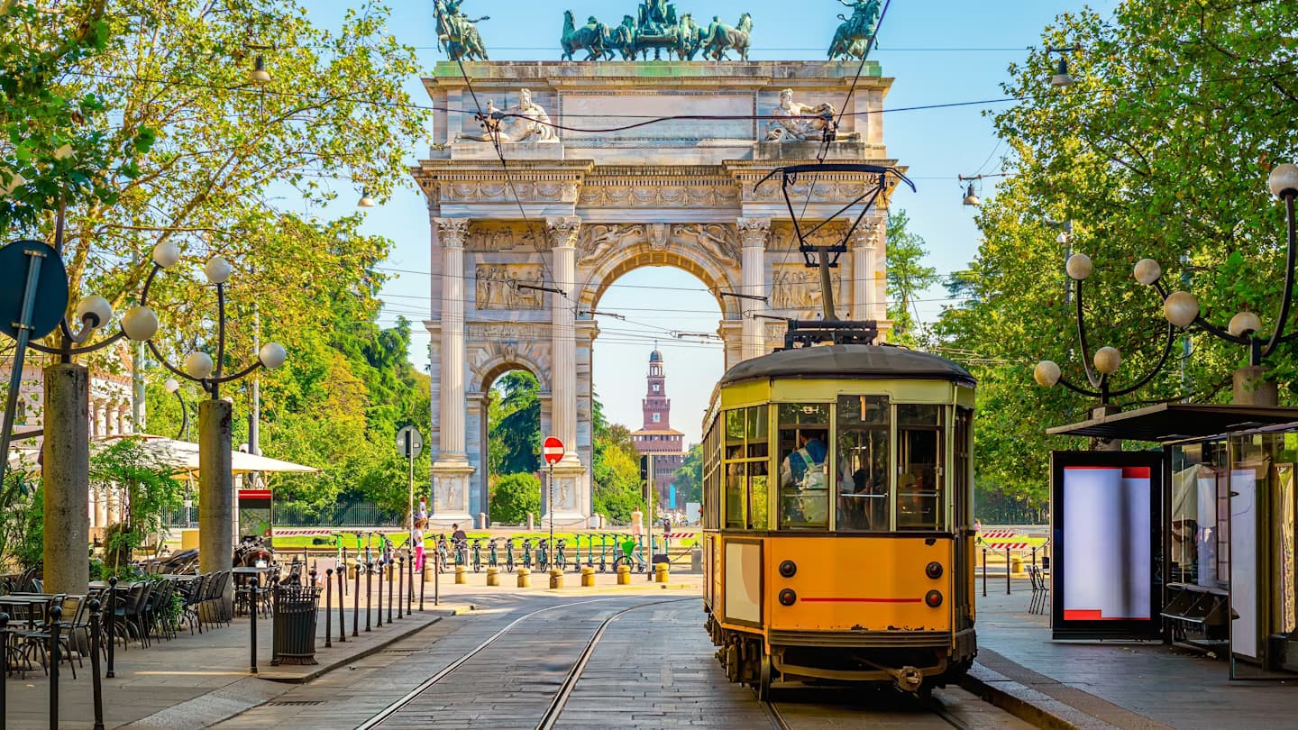 shutterstock2365972903