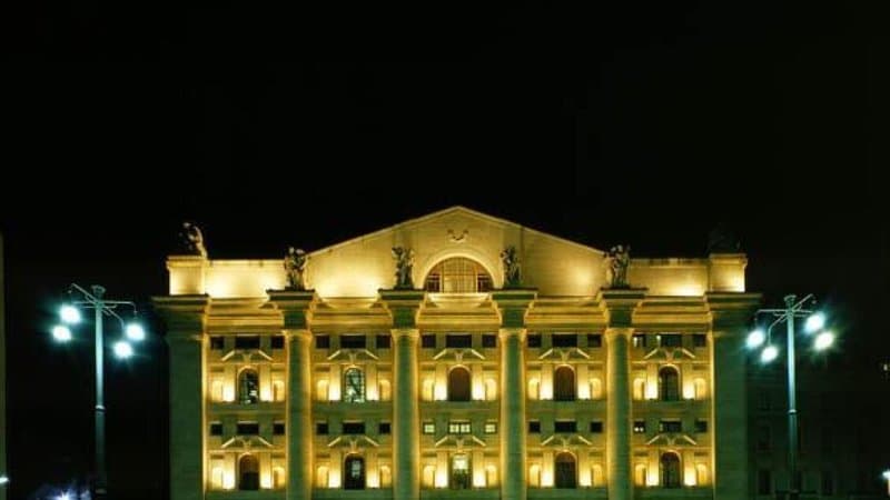 Milan Stock Exchange Closes Flat: What It Means for Foreign Investors in Italy
